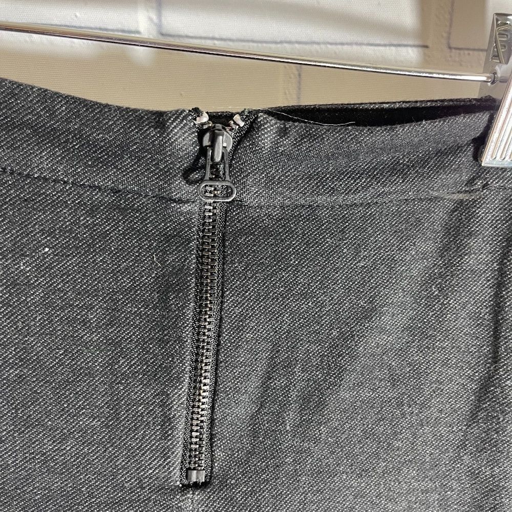 Alice + Olivia For Bergdorf Goodman Grey Leggings - Picture 7 of 7